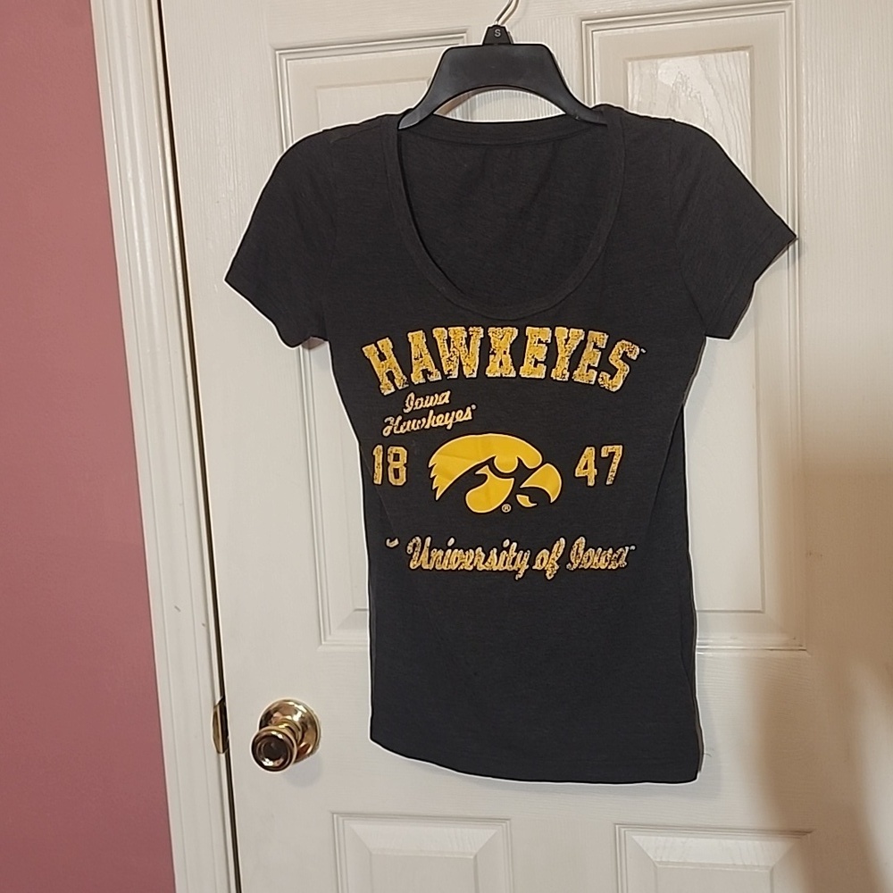 Iowa Hawkeyes tee sz S